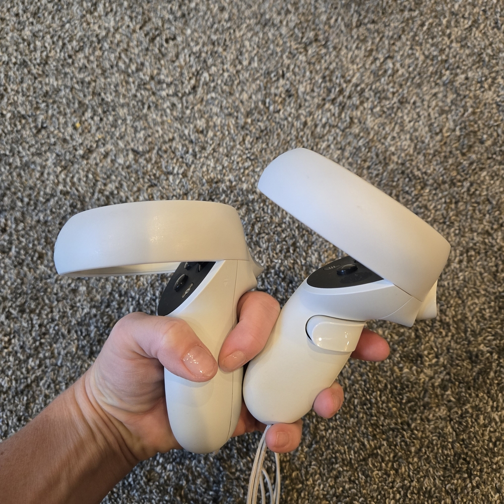 Oculus Quest 2 Meta 64GB Standalone VR Headset with Controllers - Picture 7 of 9